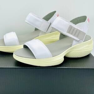 NWT Sorel Women's White, Bolt Hint Yellow Explorer Blitz Stride Platform Sandals